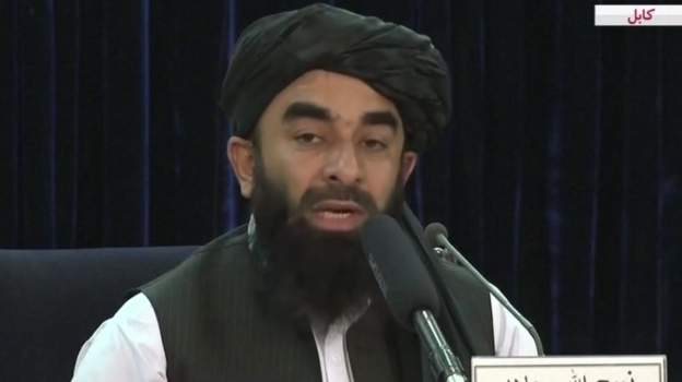 Afganistán: el Talibán dice que impedirá que más afganos lleguen al aeropuerto de Kabul para abandonar el país