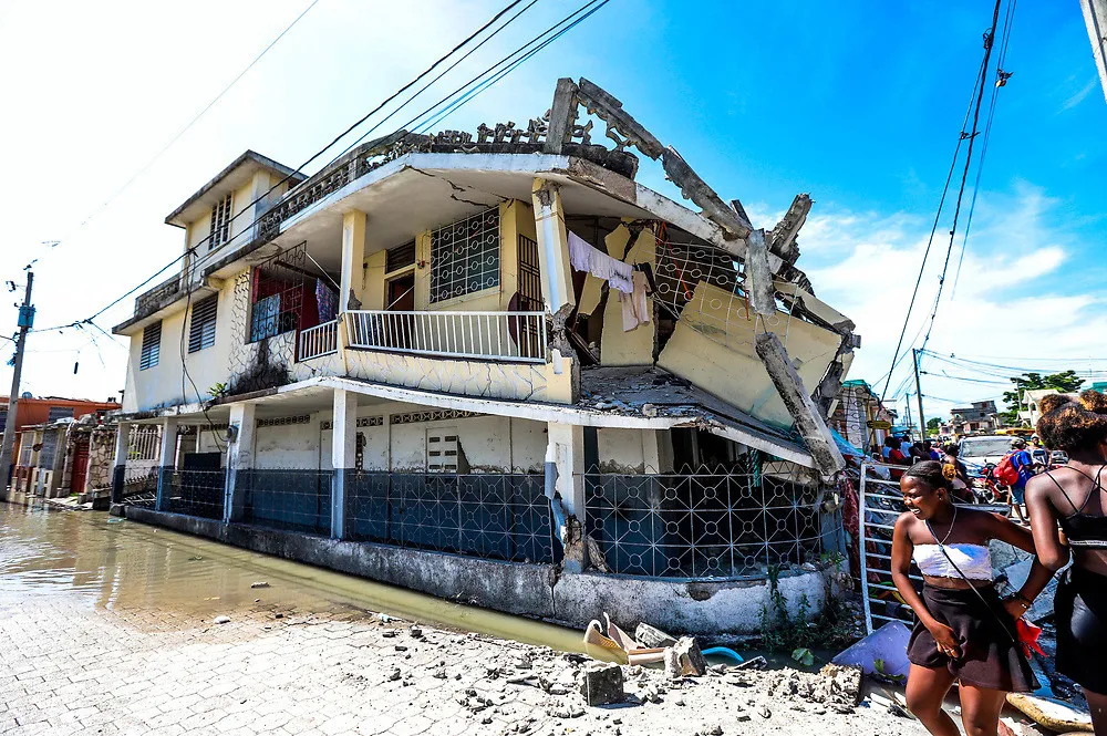 Terremoto en Haití: Se eleva a 1,297 la cifra de muertes