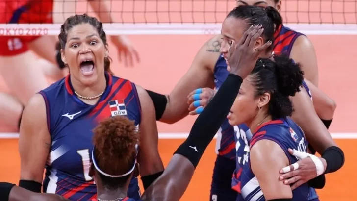 Reinas del Caribe derrotan a Japón avanzando a los cuartos de finales