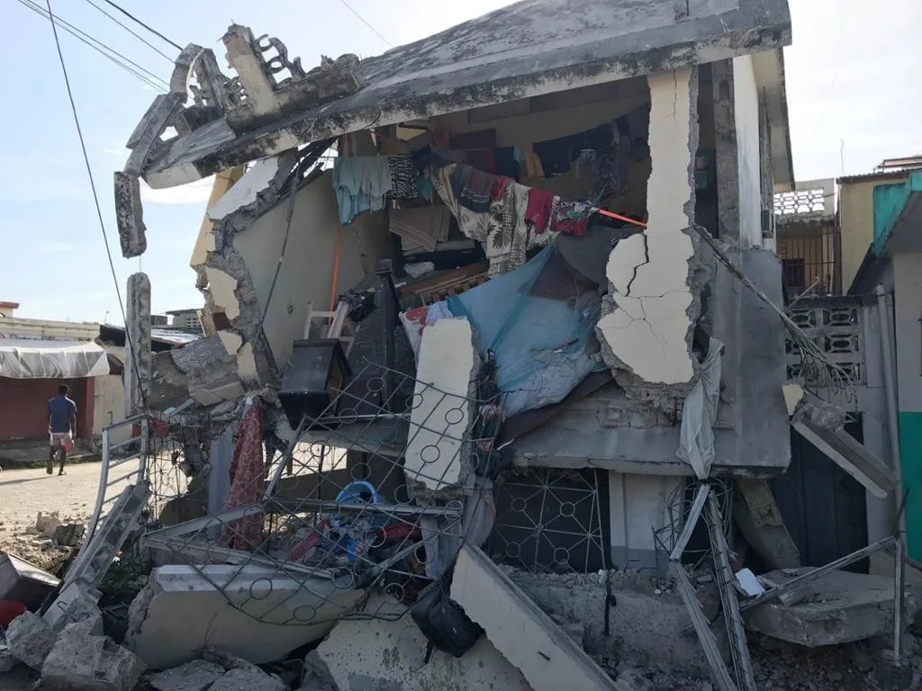 Muertos por terremoto en Haití superan los 724 y continúa búsqueda otras víctimas