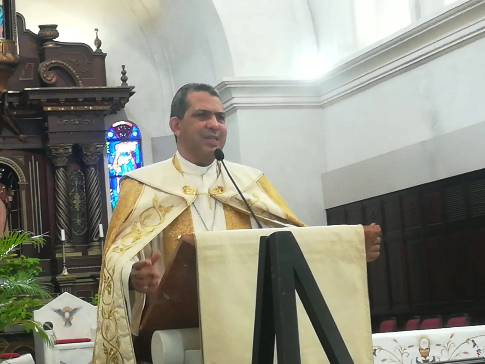 Obispo aboga por fortalecimiento institucional para lograr 