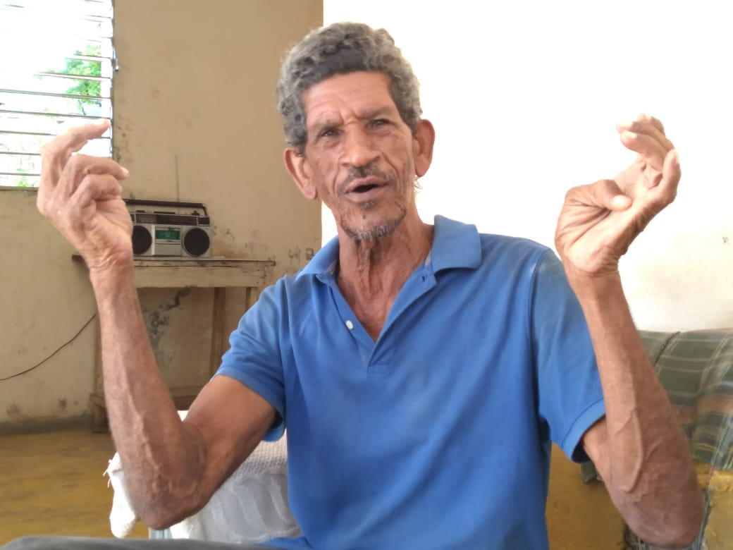 Martico brazo largo, el ermitaño que vive de los cangrejos de Pedernales