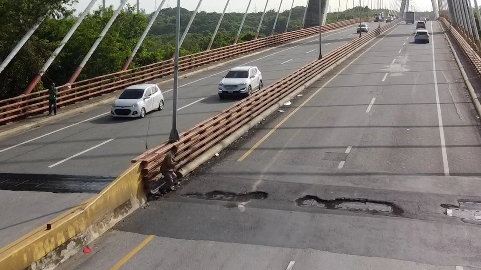 Obras Públicas anuncia cierre puente Mauricio Báez en SPM por reparación