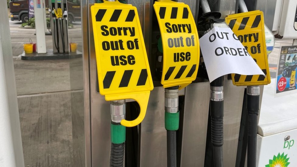 El cierre de algunas gasolineras en Reino Unido desata el temor al desabastecimiento de combustible
