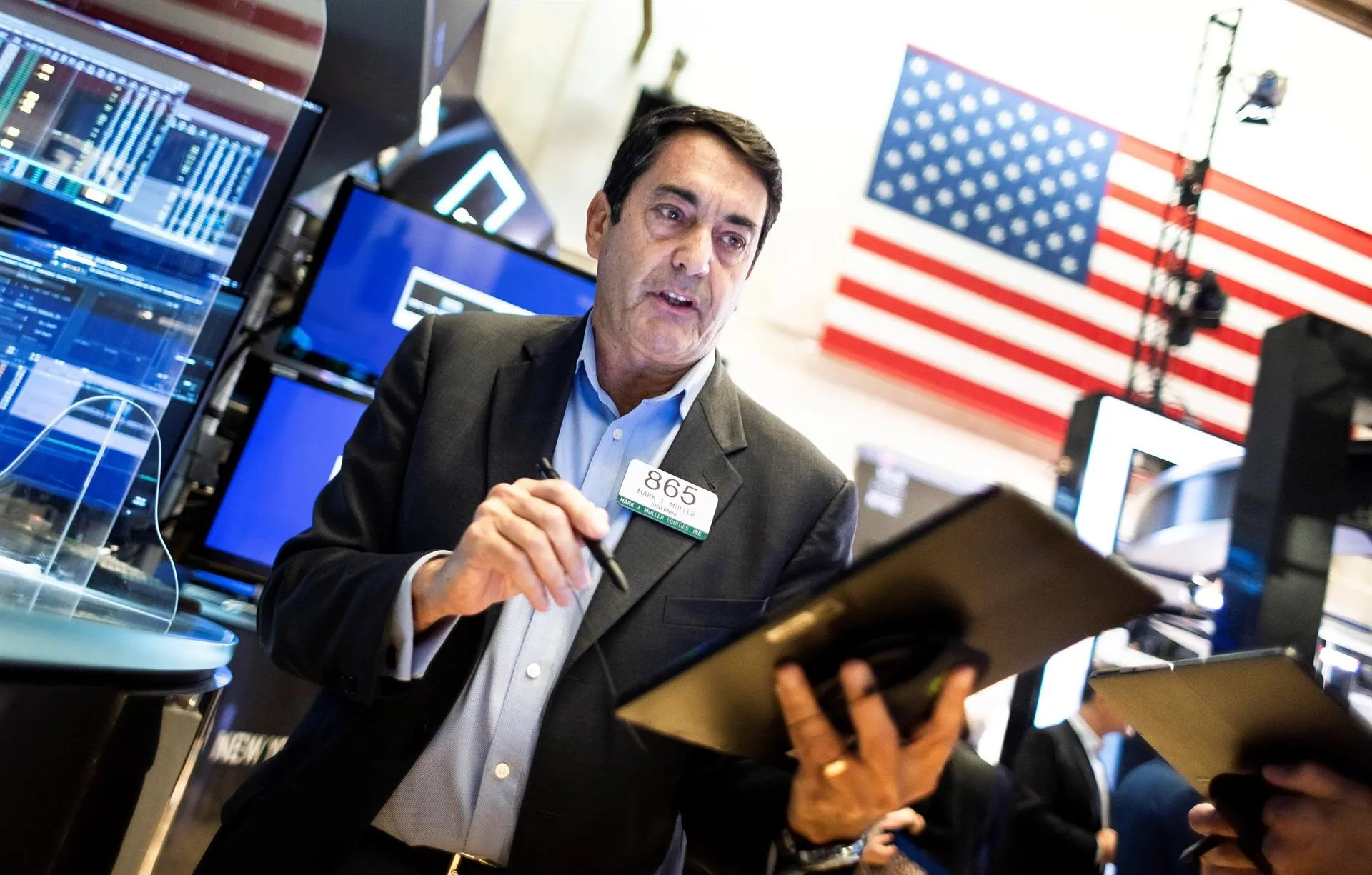 Wall Street cierra rojo y Dow Jones baja