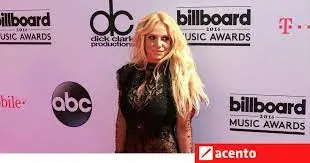 Britney Spears es liberada de la tutela de su padre