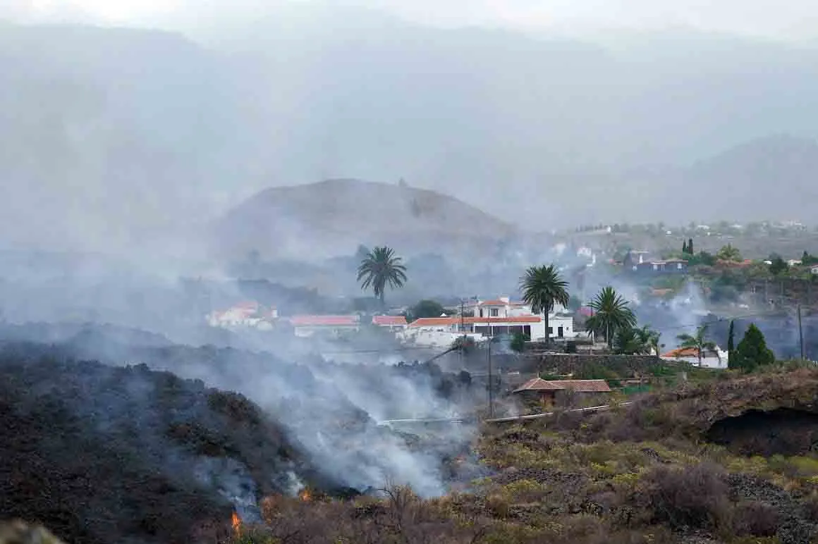 La llegada de la lava al mar en La Palma podría tardar más de lo previsto
