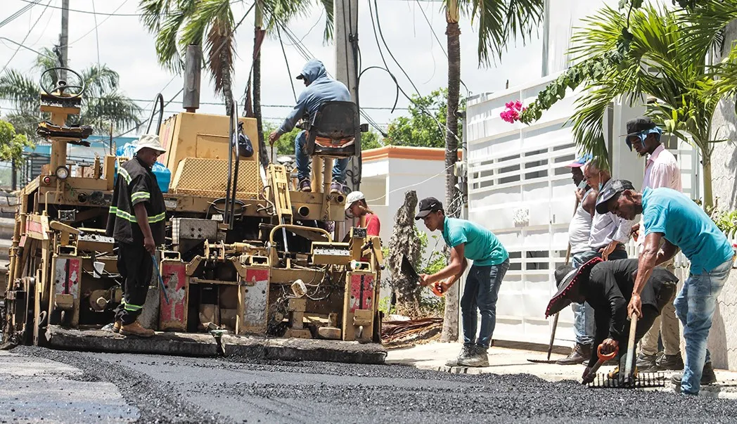 Mañana martes reanudan trabajos de asfaltado, bacheo de calles y construcción de aceras y contenes