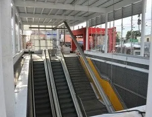 Mejoras de escaleras y ascensores del Metro y Teleférico