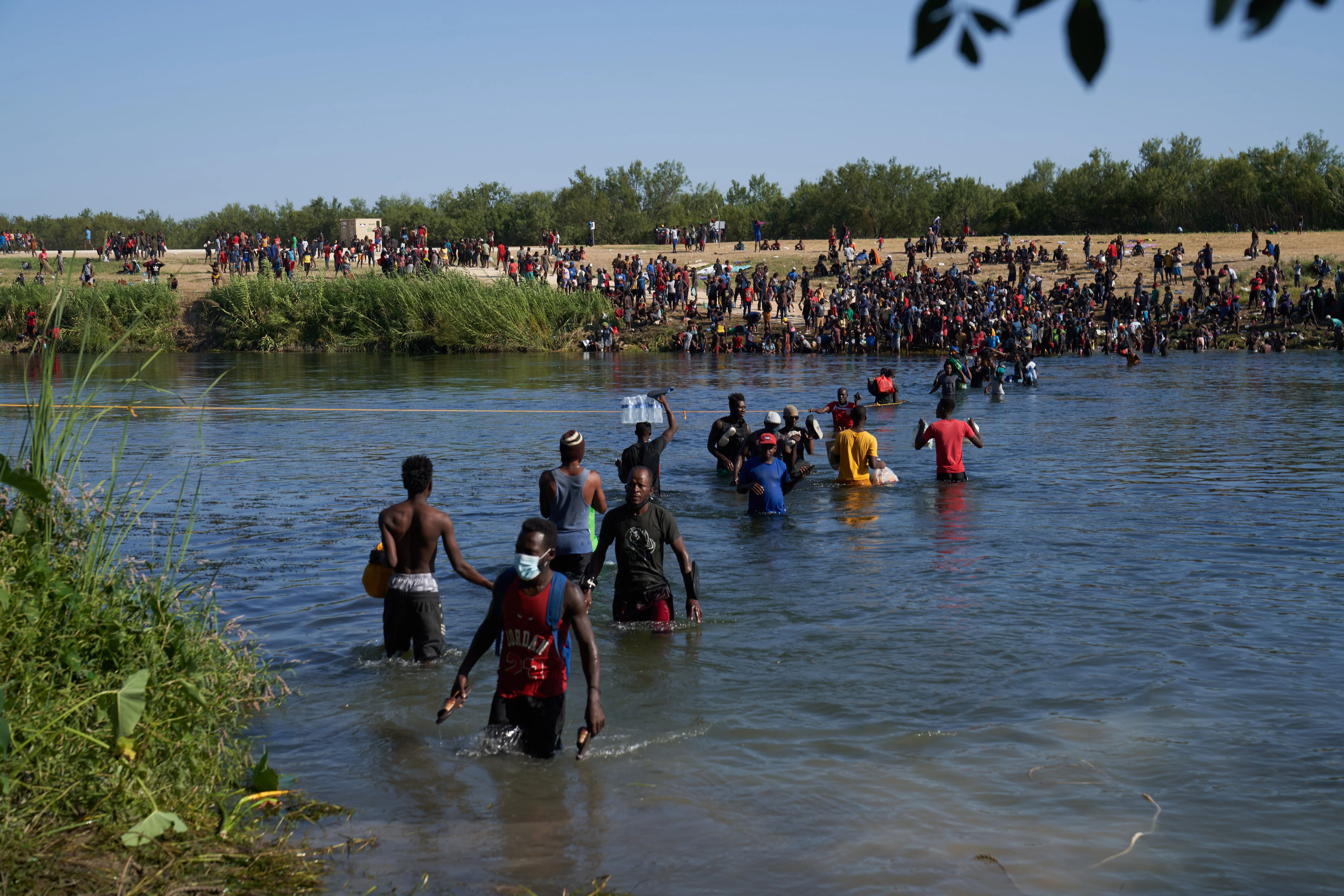 Violencia y pobreza, causas de la migración en América con Haití en punto crítico