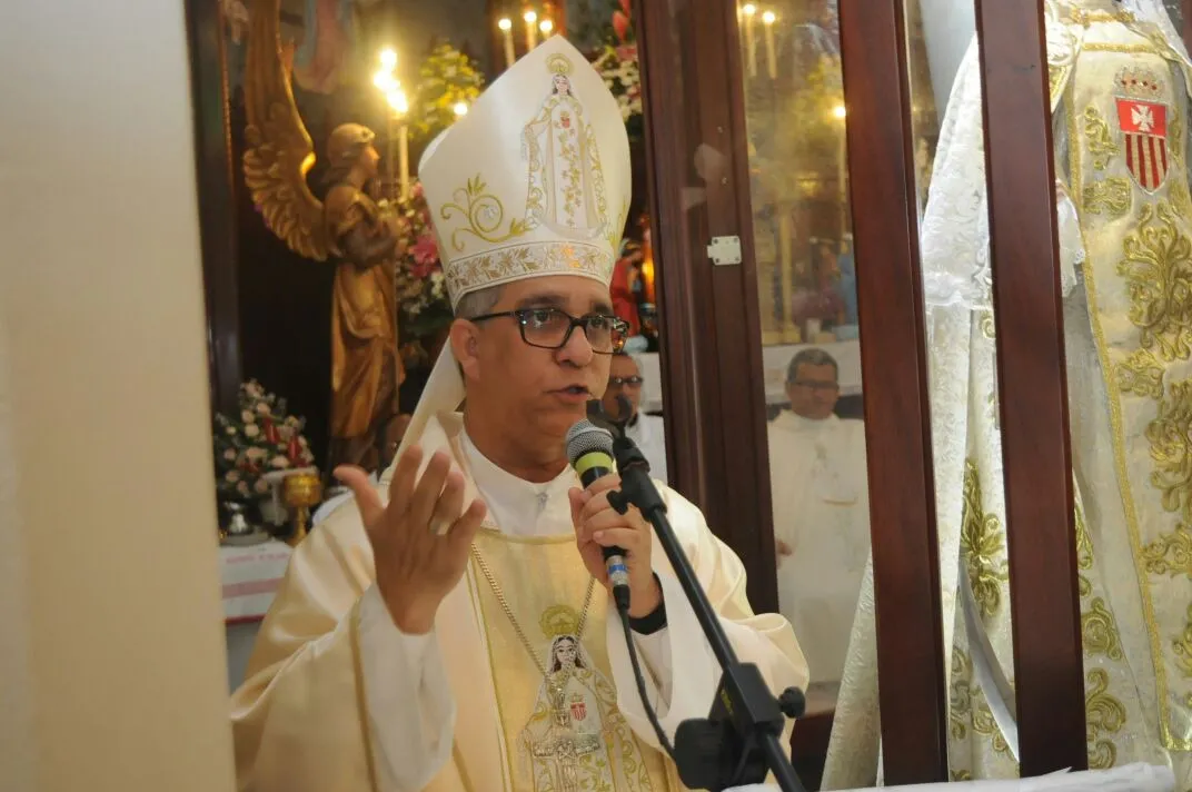 Obispo La Vega elogia política anticorrupción del Gobierno