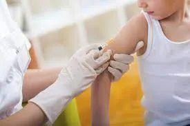 Prohíben ingreso a lugares públicos a los no vacunados
