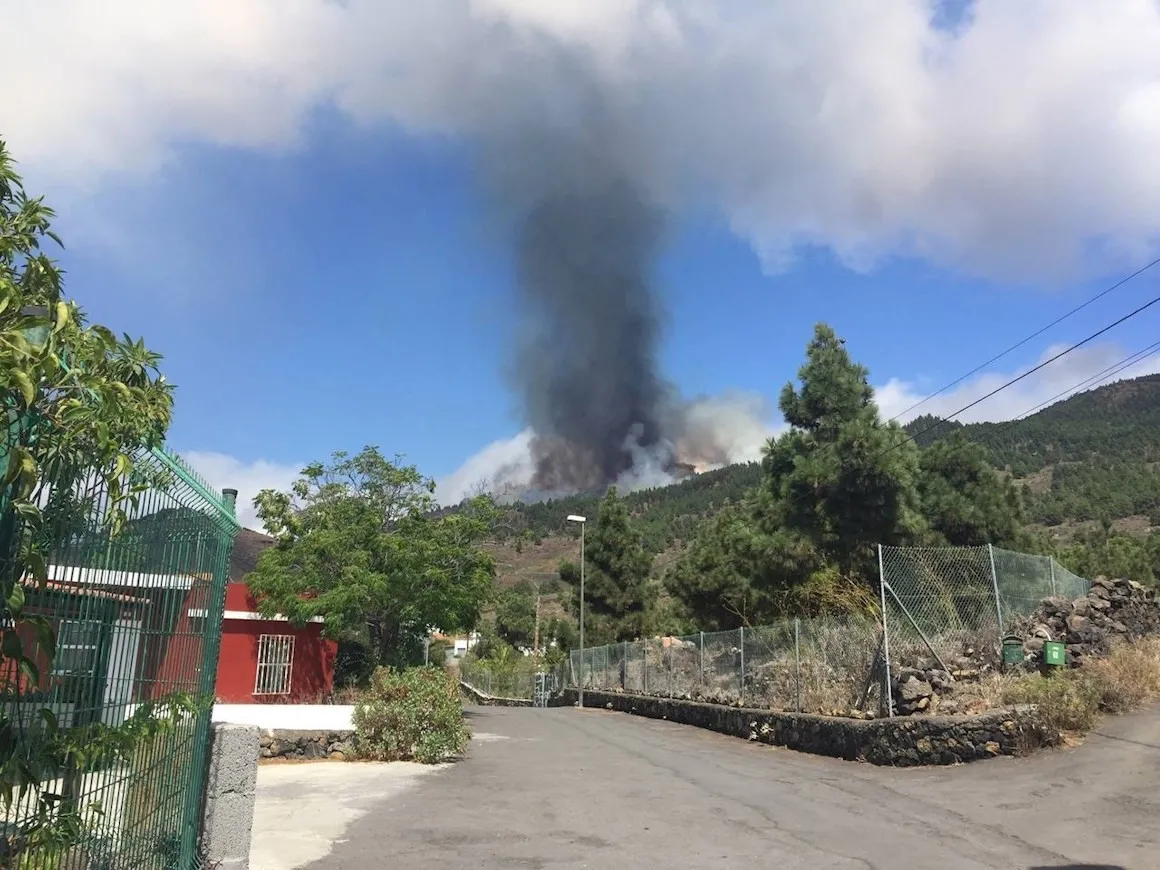 Entra en erupción un volcán en la isla española de La Palma