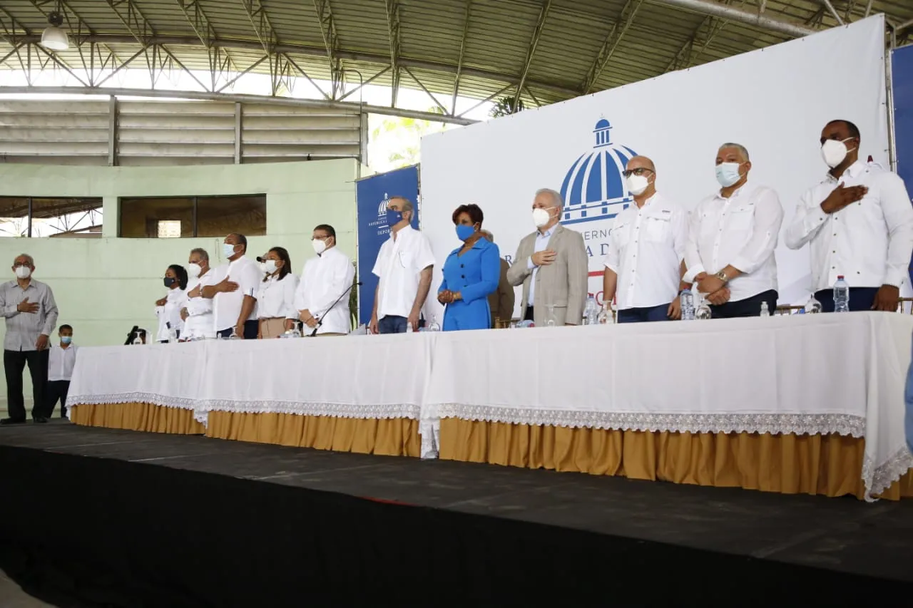 Gobierno construirá escuela para niños con discapacidad y Hospital Materno Infantil en SDO