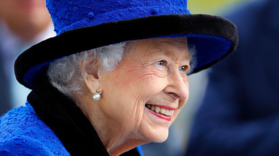 Por qué la reina Isabel II rechazó el premio a Anciana del año