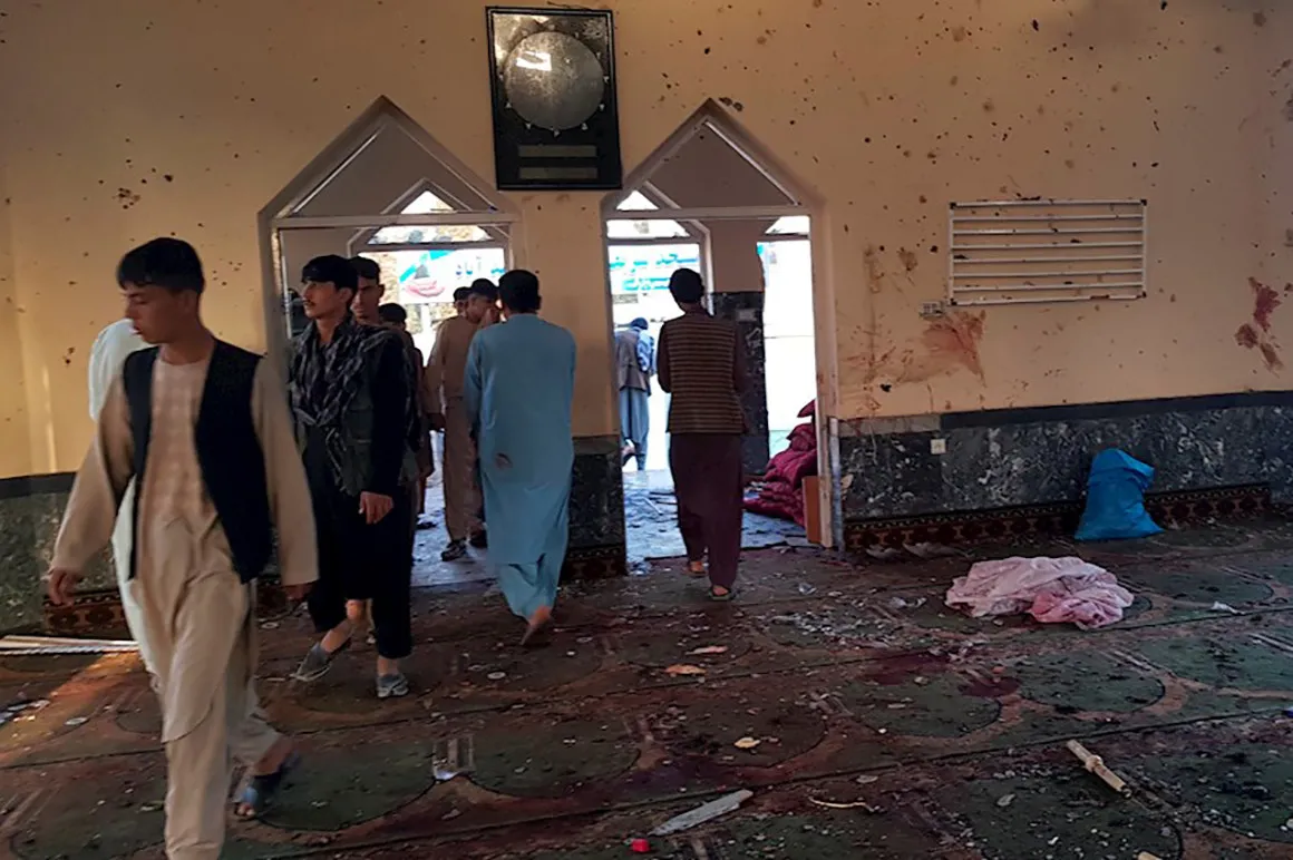 Un atentado deja 80 muertos en Afganistán en plenas operaciones contra el EI
