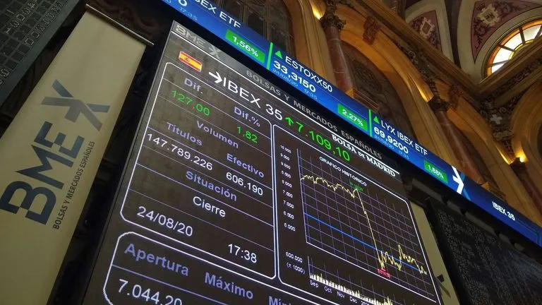 La Bolsa española sube un 0,35 % apoyada en la banca