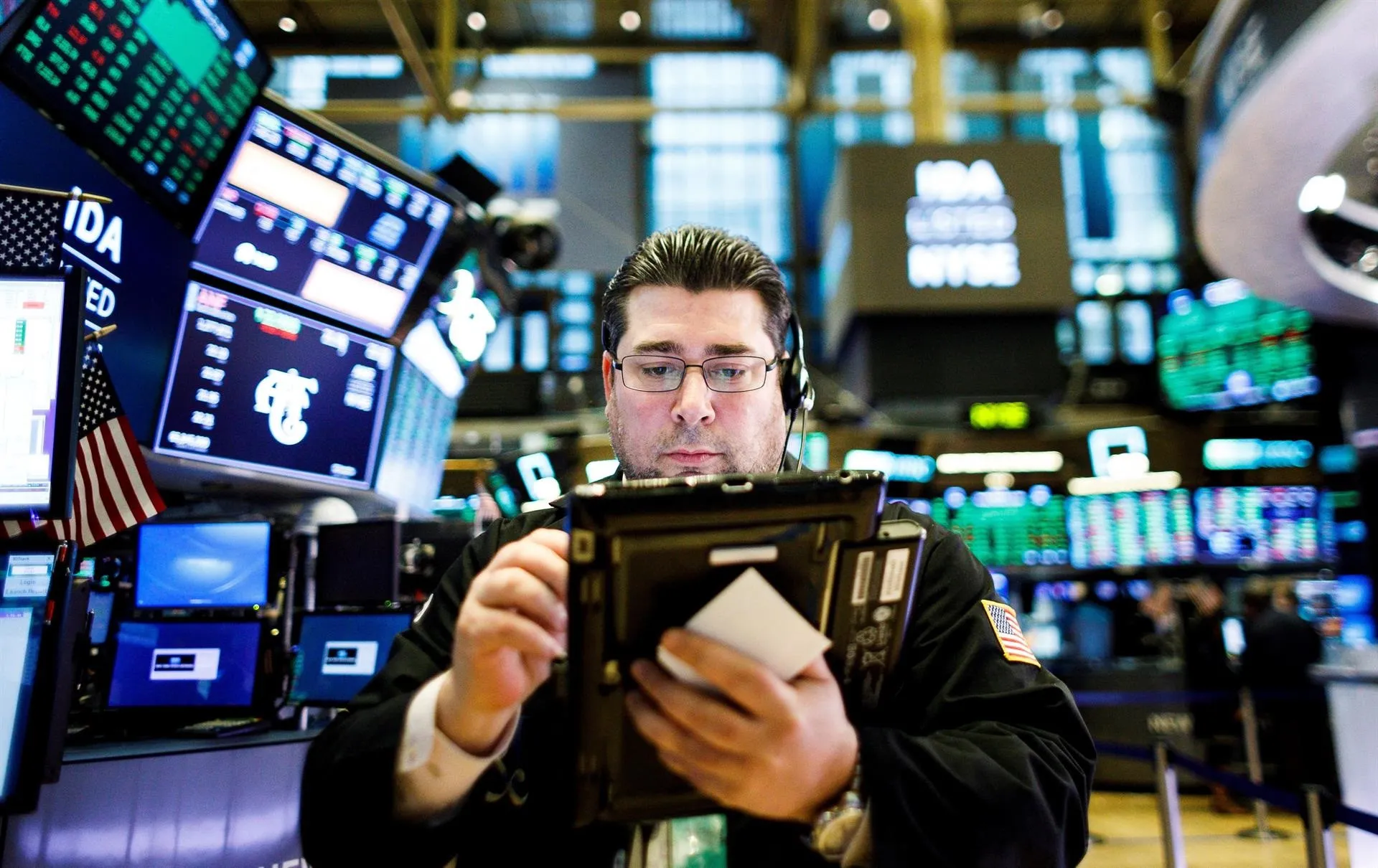 Wall Street cierra con ganancias y el Dow Jones sube