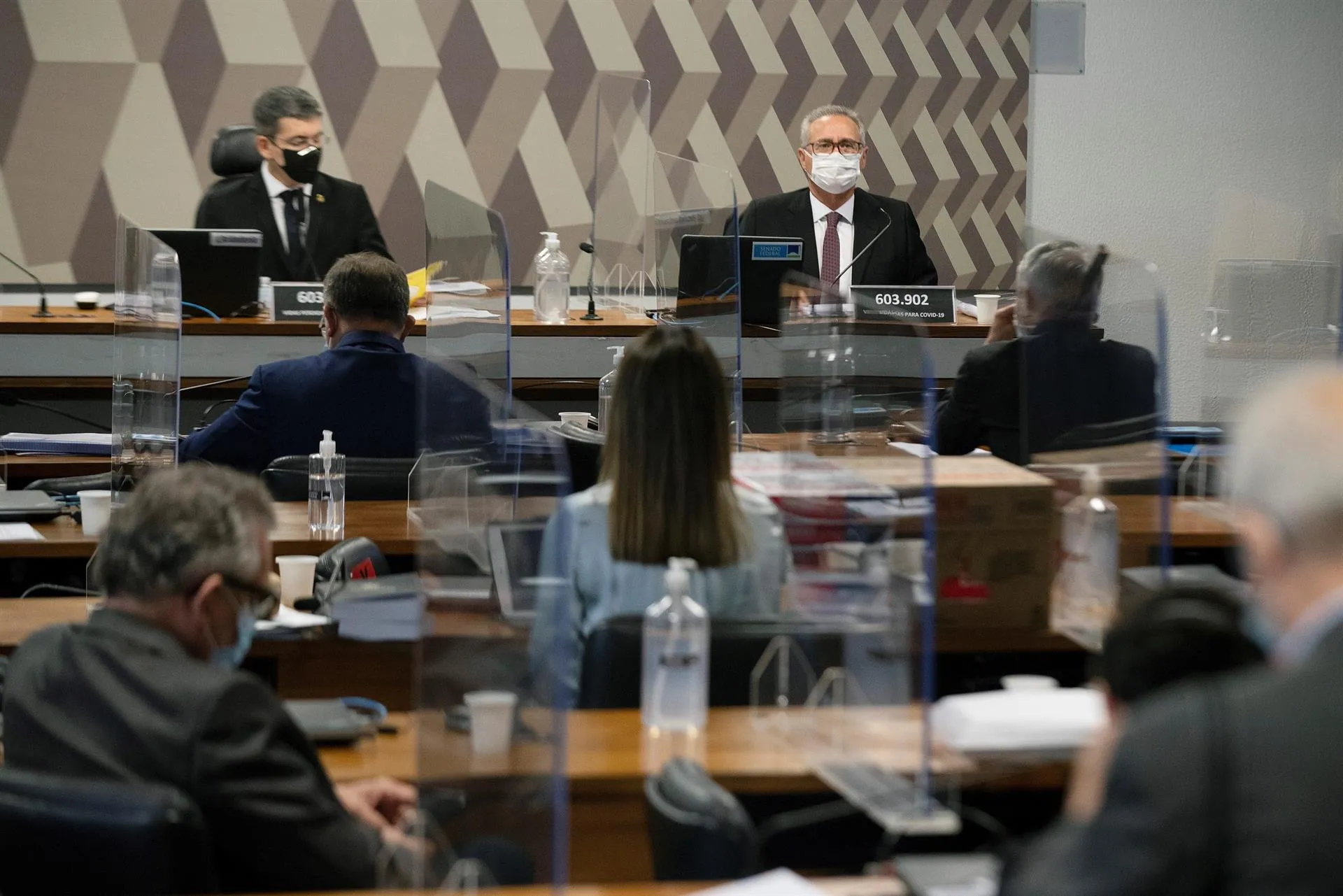 Comisión del Senado acusa a Bolsonaro de crimen contra humanidad