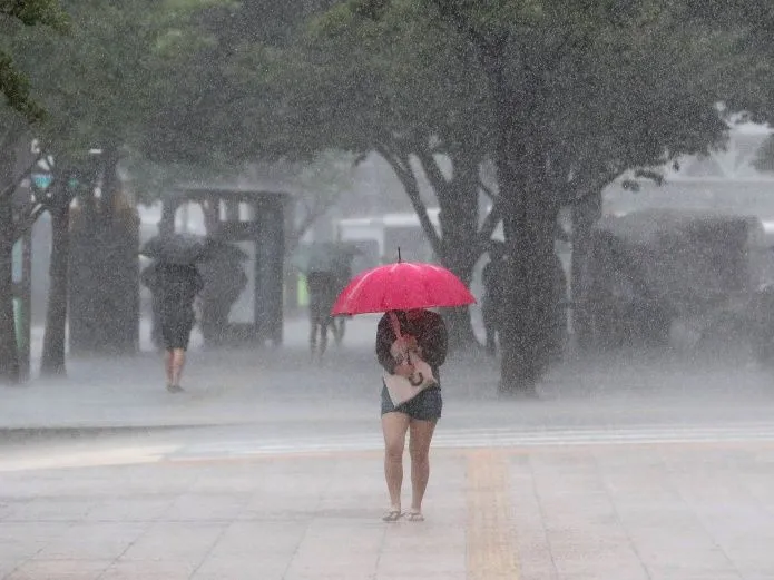 Onamet mantiene alertas y avisos por lluvias en ocho provincias