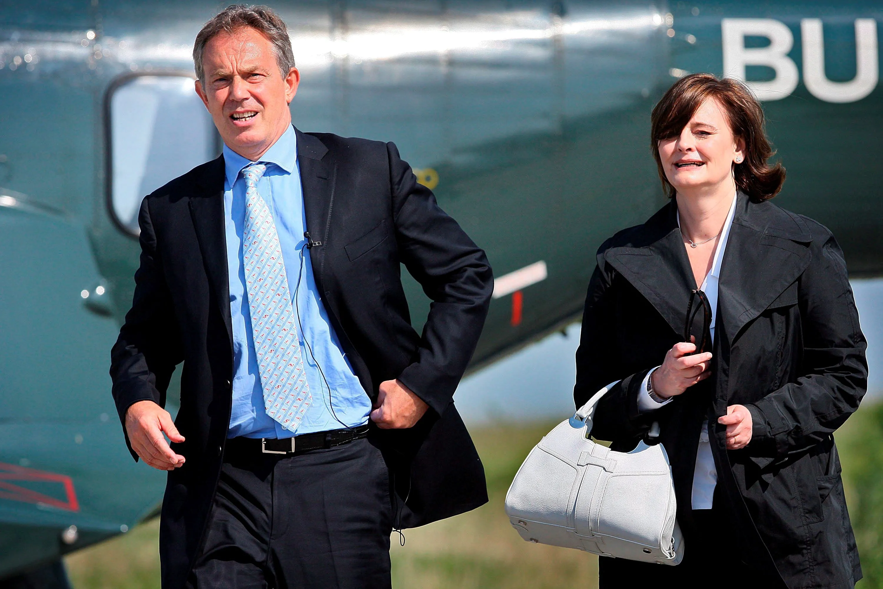 El matrimonio Blair evitó el pago de impuestos al comprar oficina en Londres