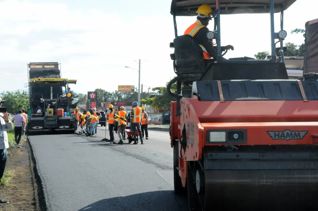 MOPC afirma construye carreteras con parámetros para reducir accidentes de tránsito