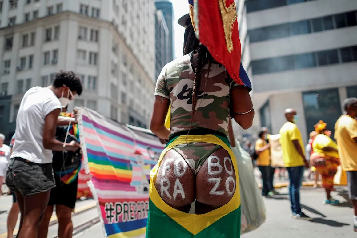 La izquierda y el centro se unen por primera vez en marchas contra Bolsonaro