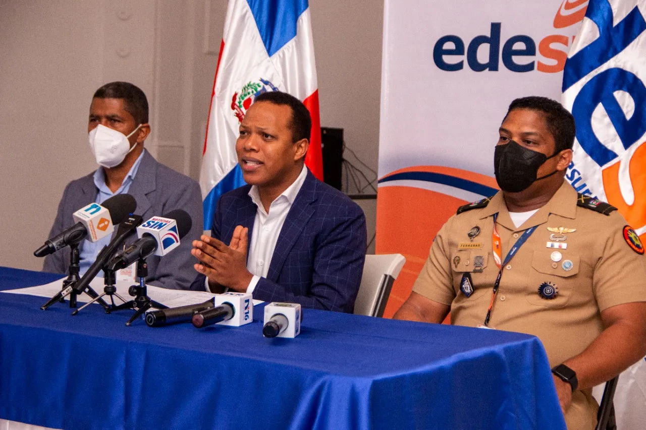 “A mí también me ha subido la tarifa eléctrica”, dice administrador de Edesur