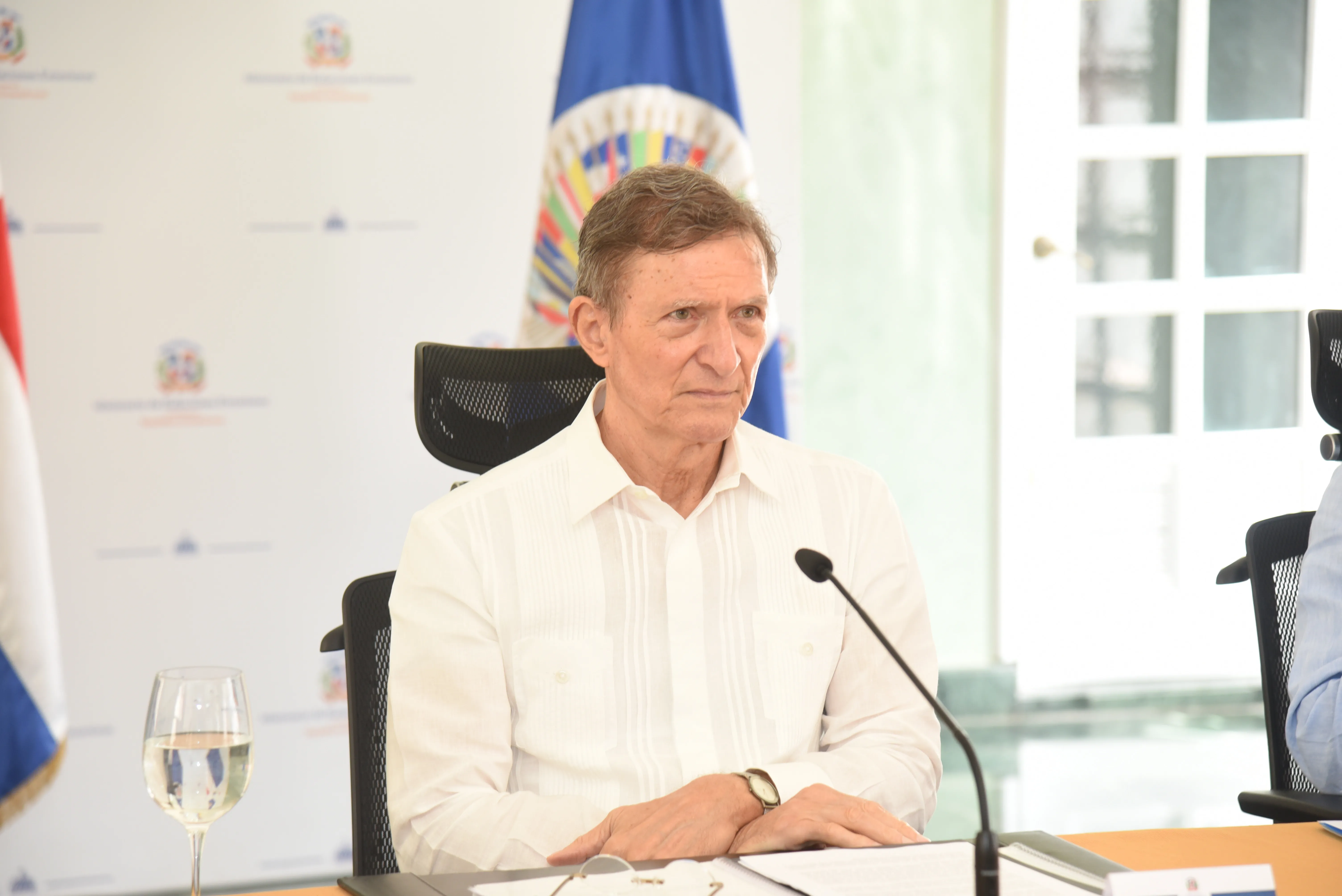 Canciller pide a OEA garantizar combustibles en Haití