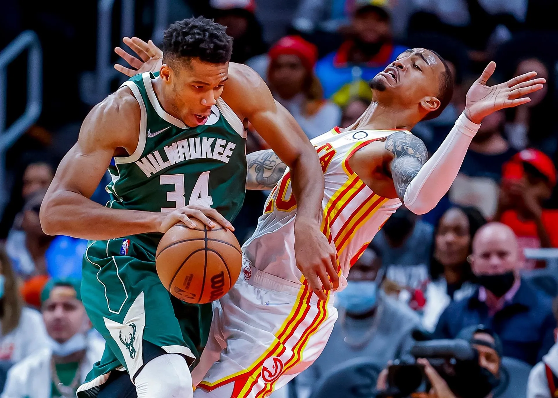 Antetokounmpo impone su clase ante los luchadores Thunder