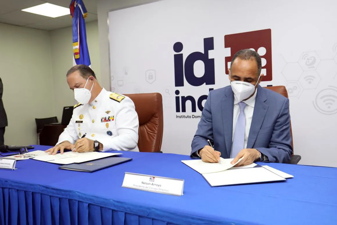 Indotel y la Armada firman convenio de cooperación para garantizar seguridad marítima