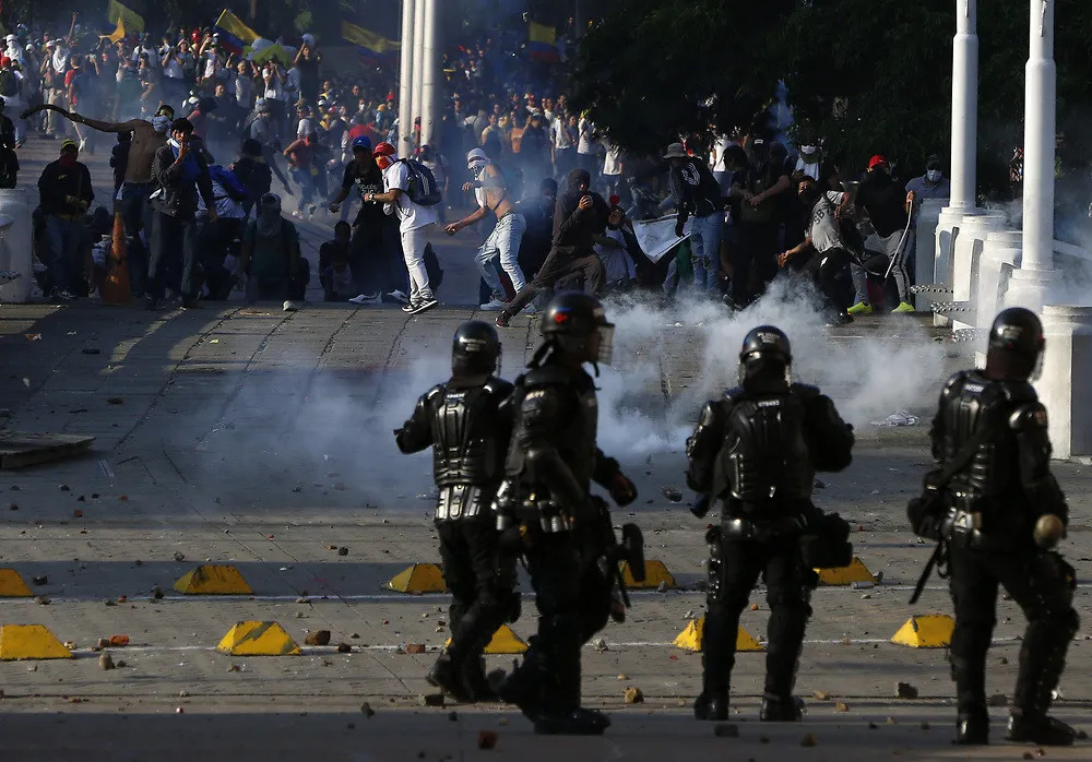 Represión policial colombiana dejó más de 100 personas con lesiones oculares