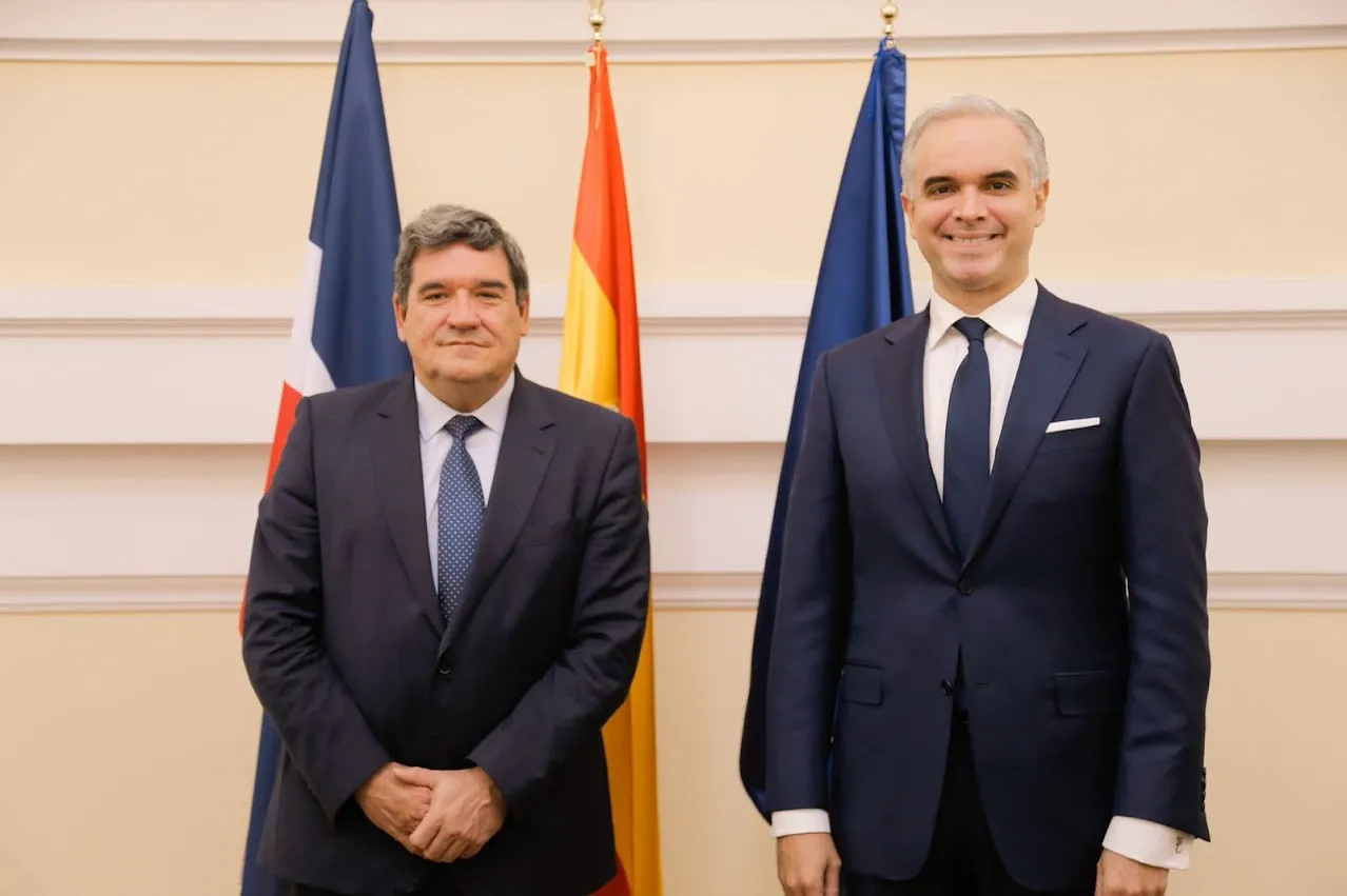 Ministros promoverán acuerdo migratorio e intercambios de República Dominicana y España