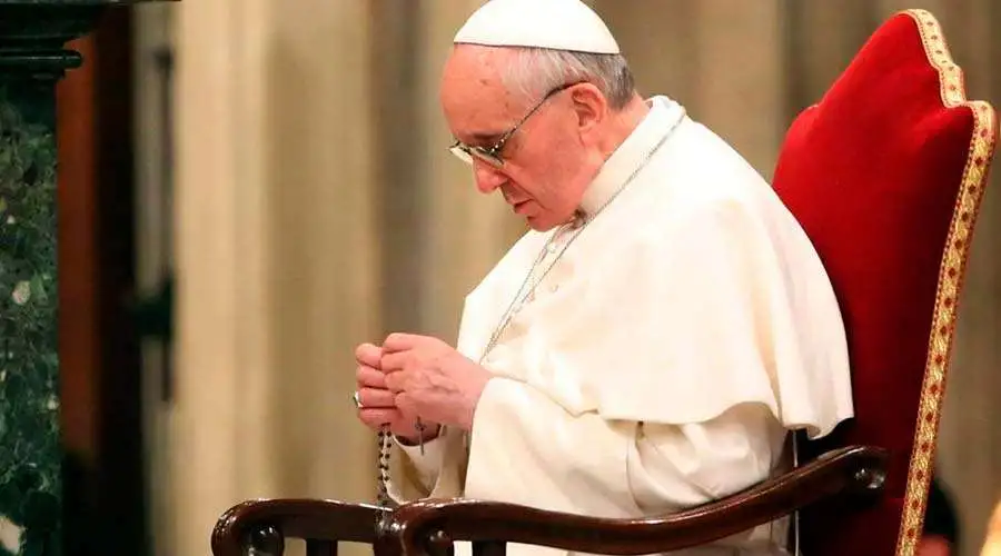 Papa Francisco sobre críticas por bendecir a parejas gais: nadie se escandaliza por bendecir a un empresario explotador