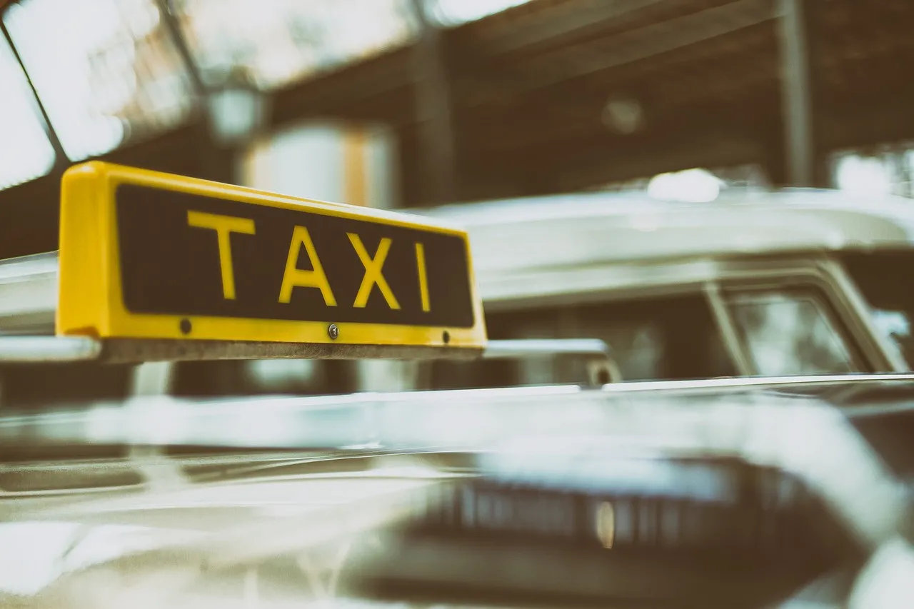 Taxis turísticos deberán tener botones de pánico, cámaras y sistema GPS