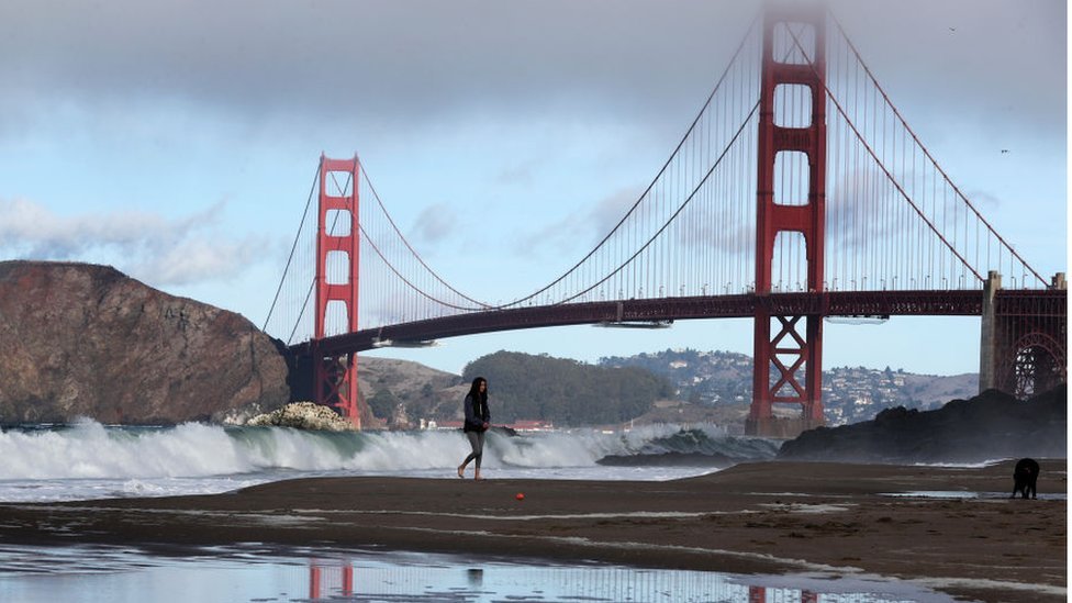 A qué se debe el extraño sonido de un monje cantando que emite el puente del Golden Gate en San Francisco