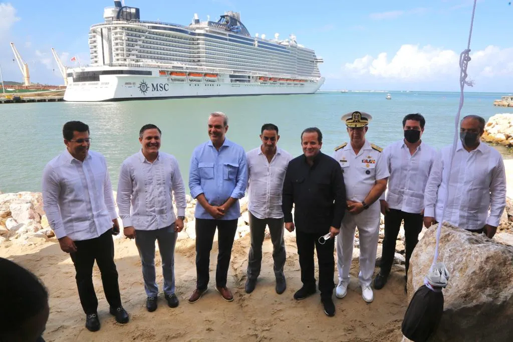 Abinader inaugura el Muelle Turístico Puerto Plata Taíno Bay con inversión de US$ 80 millones