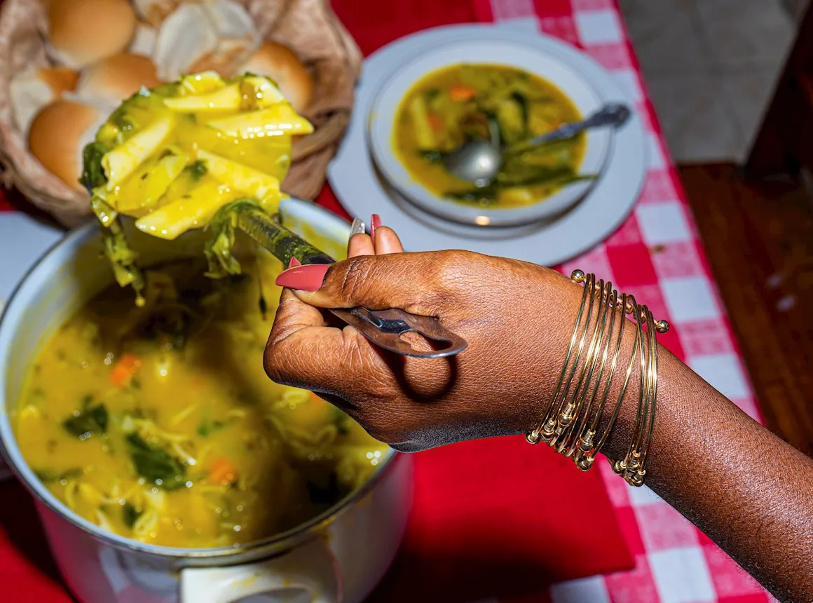 Sopa que estuvo prohibida a los esclavos haitianos, patrimonio de Unesco