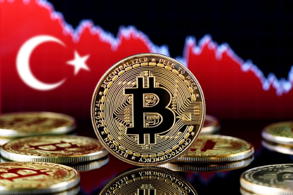 Crece el comercio cripto en Turquía mientras se desploma la lira