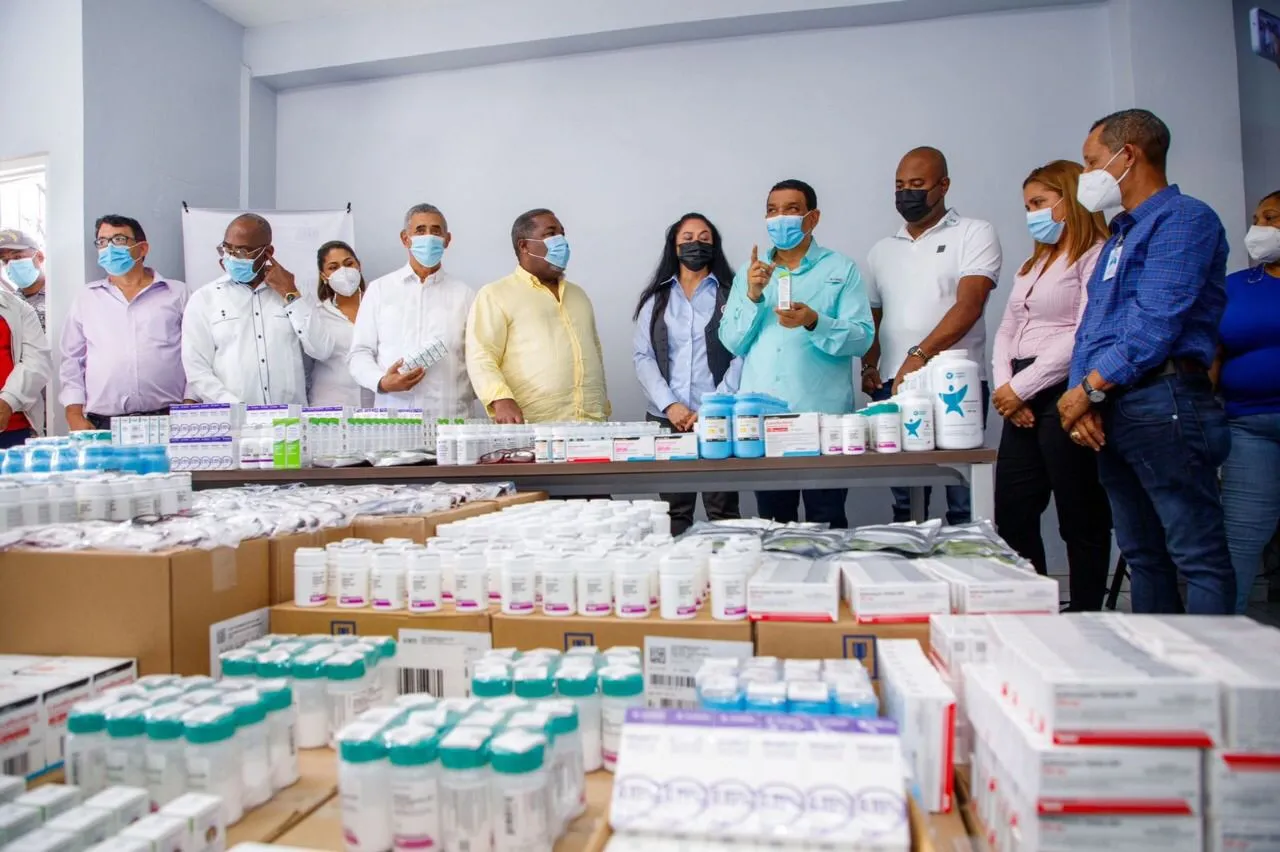 Gabinete de Política Social entrega medicamentos por RD$ 38 millones