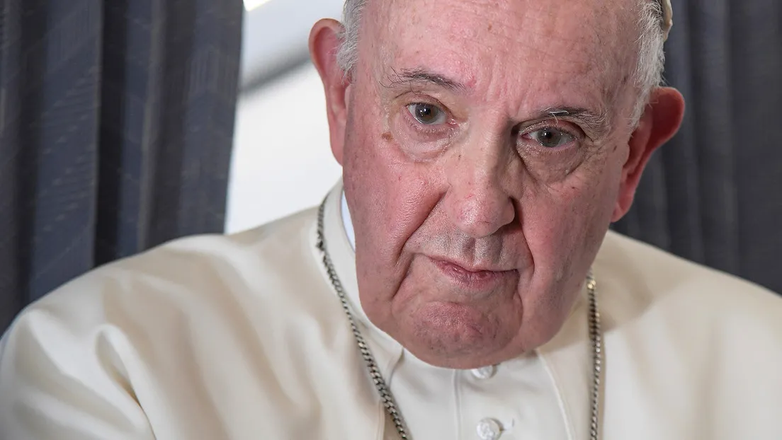 El papa pide una nueva economía para frenar especulación que causa la guerra