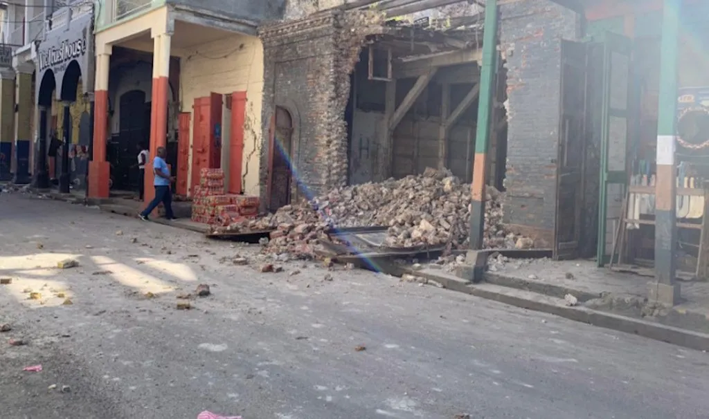 Van dos muertos víctimas de los sismos de este lunes en Haití