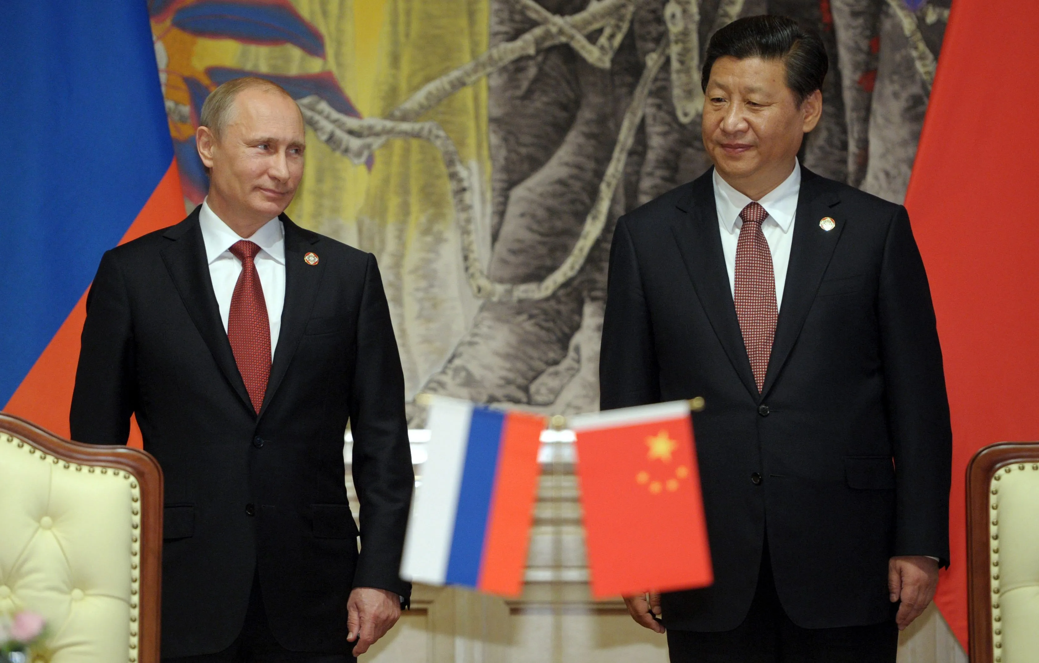 Rusia dice estar abierta para Occidente, pero estrechará lazos con China