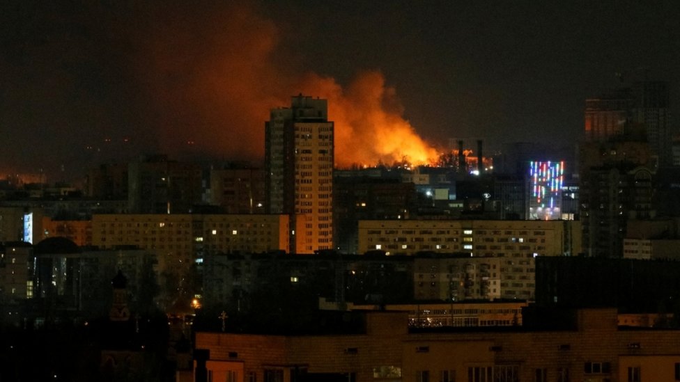 Rusia invade Ucrania: el cerco de las tropas rusas provoca explosiones y enfrentamientos en las calles de Kiev