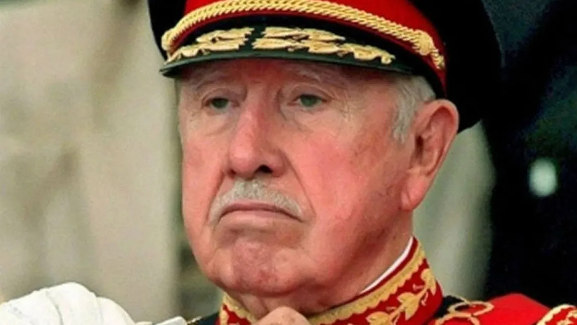 Confiesa jefe del Ejército de Chile: regalaba dinero público a Pinochet y a periodistas