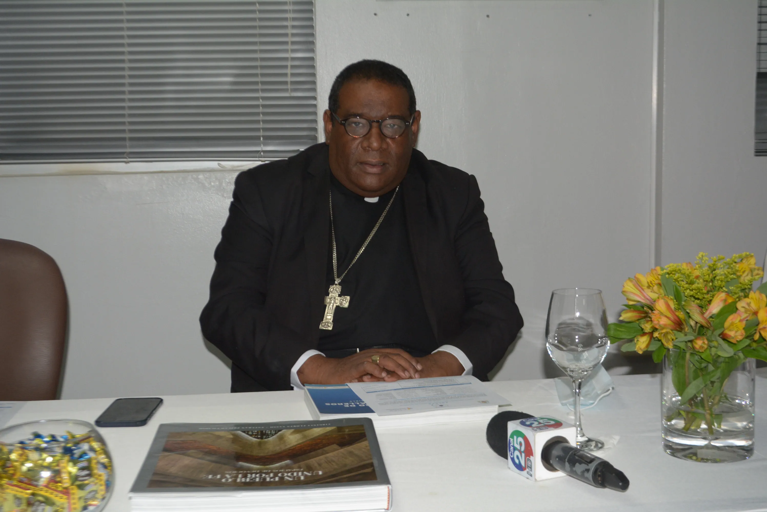 Obispo Castro Marte llama al diálogo ante huelga general convocada en el Cibao
