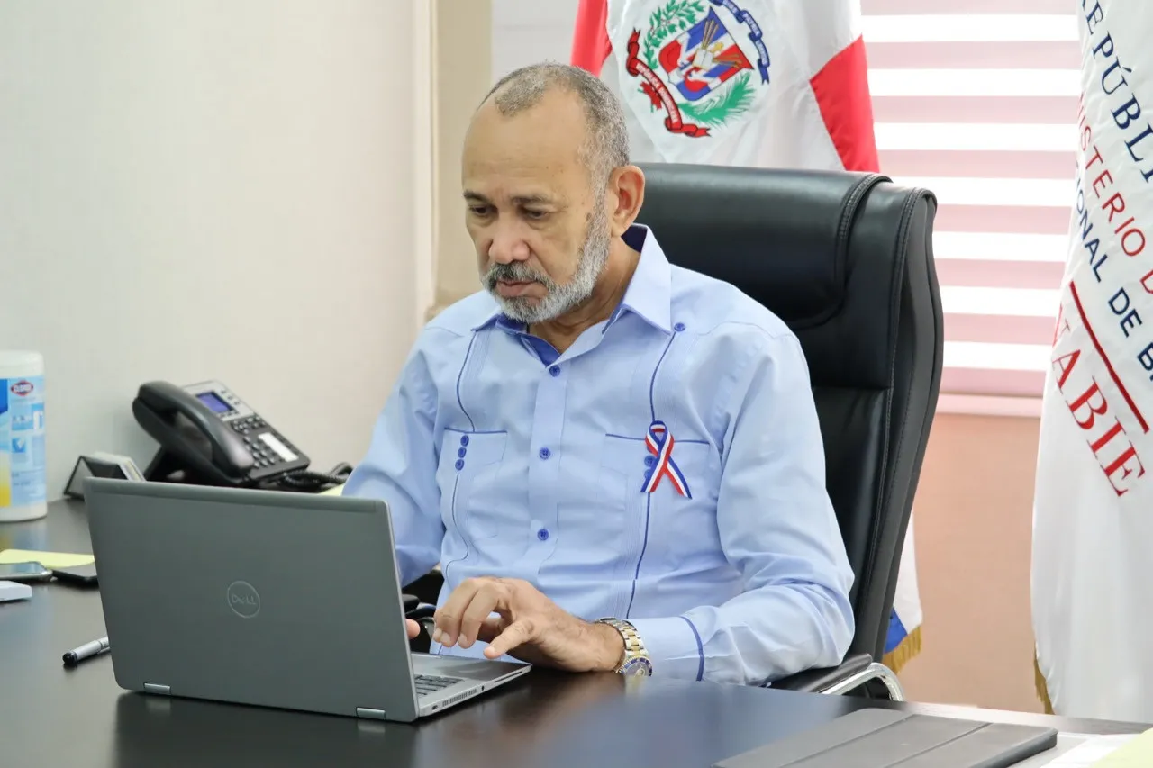 En qué consiste el Pliego de Condiciones Específicas para suplidores del INABIE