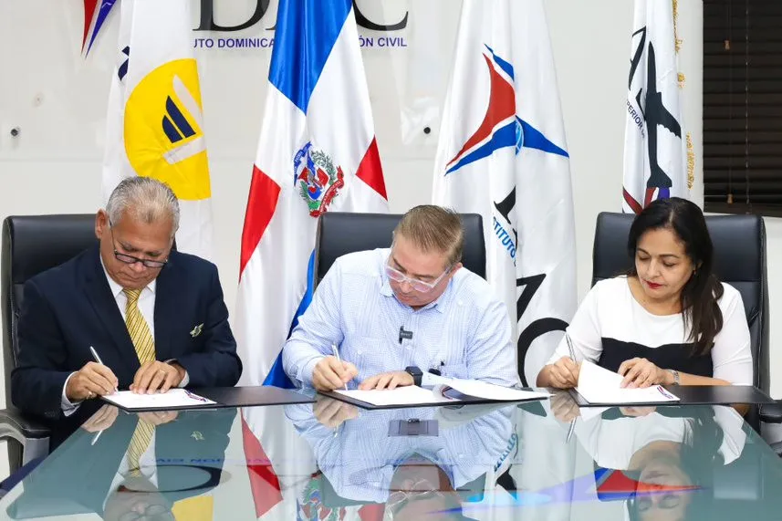 IDAC suscribe acuerdo con Asociación Tripulantes para Viajes Especiales