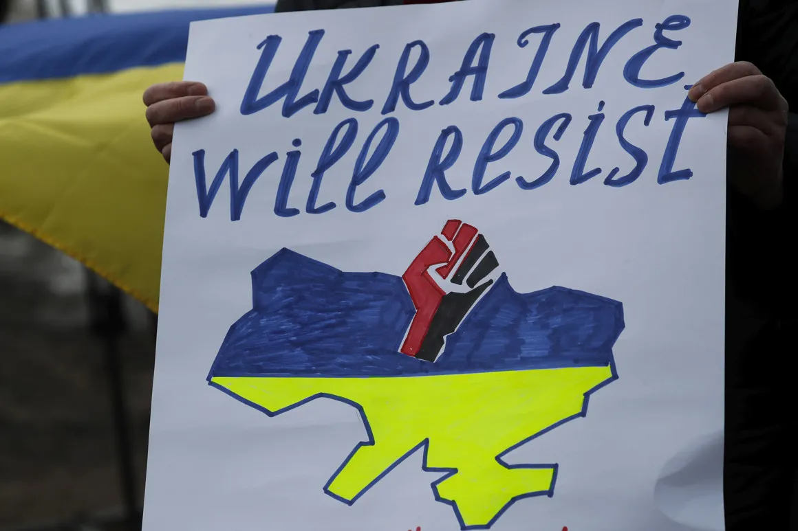 G7 condena la invasión rusa y promete 'solidaridad inquebrantable' a Ucrania