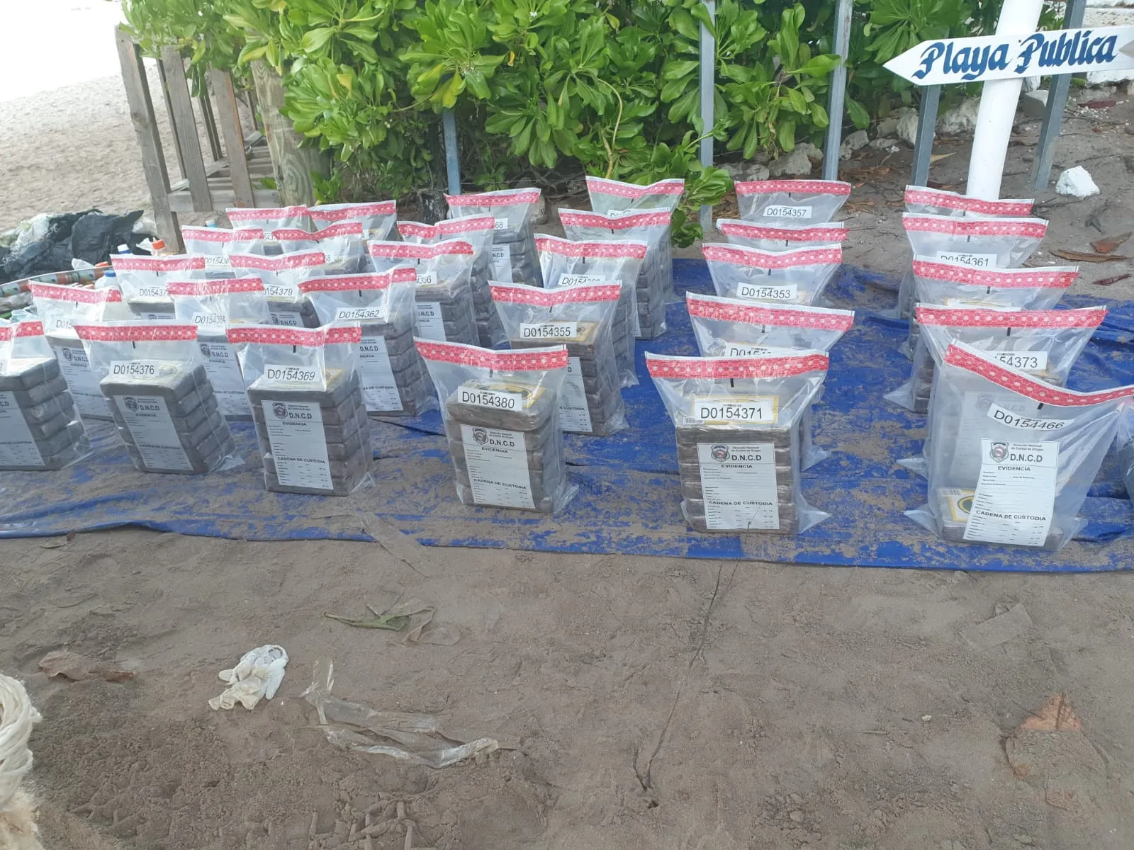 Confiscan más de 800 paquetes de droga en Barahona y La Altagracia